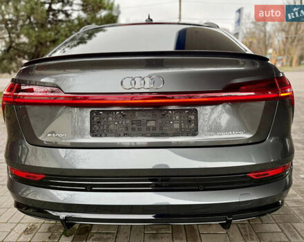 Сірий Ауді E-Tron, об'ємом двигуна 0 л та пробігом 39 тис. км за 46500 $, фото 10 на Automoto.ua