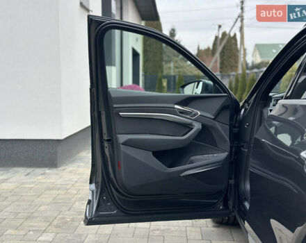 Сірий Ауді E-Tron, об'ємом двигуна 0 л та пробігом 22 тис. км за 49999 $, фото 41 на Automoto.ua