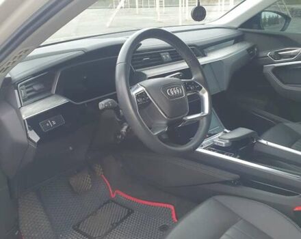 Серый Ауди E-Tron, объемом двигателя 0 л и пробегом 30 тыс. км за 45000 $, фото 13 на Automoto.ua