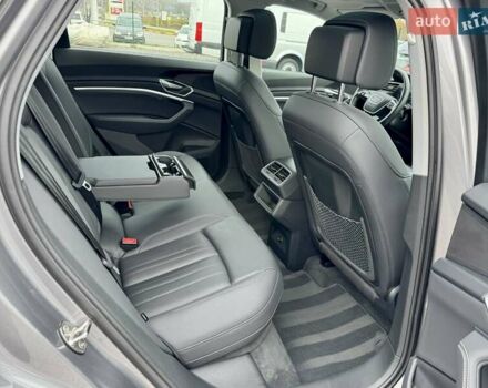 Ауди E-Tron 2022 в Хмельницком на Automoto.ua Серый Ауди E-Tron, объемом двигателя 0 л и пробегом 82 тыс. км за 39999 $, фото 31 на Automoto.ua