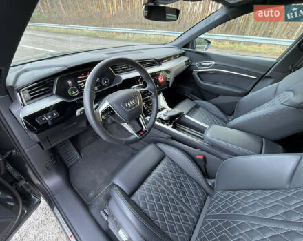 Серый Ауди E-Tron, объемом двигателя 0 л и пробегом 14 тыс. км за 53999 $, фото 78 на Automoto.ua