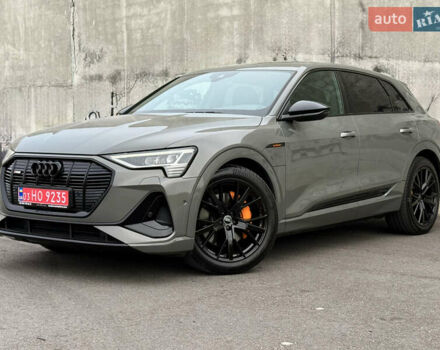 Серый Ауди E-Tron, объемом двигателя 0 л и пробегом 104 тыс. км за 39820 $, фото 9 на Automoto.ua