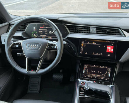 Серый Ауди E-Tron, объемом двигателя 0 л и пробегом 14 тыс. км за 53999 $, фото 113 на Automoto.ua