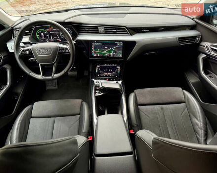 Сірий Ауді E-Tron, об'ємом двигуна 0 л та пробігом 39 тис. км за 46500 $, фото 54 на Automoto.ua