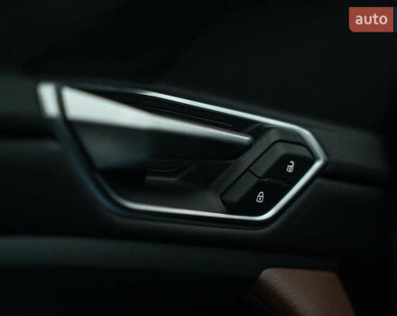 Сірий Ауді E-Tron, об'ємом двигуна 0 л та пробігом 64 тис. км за 37900 $, фото 19 на Automoto.ua