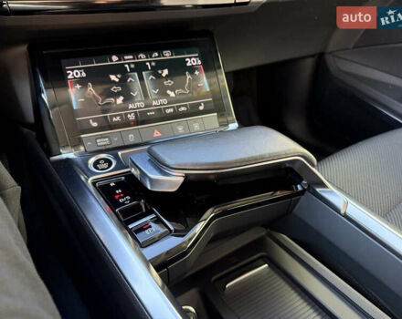 Серый Ауди E-Tron, объемом двигателя 0 л и пробегом 90 тыс. км за 33000 $, фото 55 на Automoto.ua