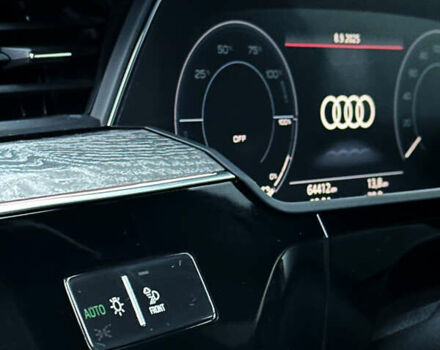 Серый Ауди E-Tron, объемом двигателя 0 л и пробегом 63 тыс. км за 40999 $, фото 23 на Automoto.ua