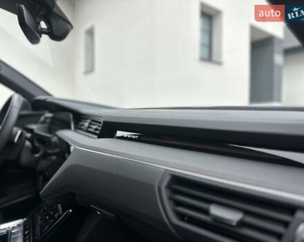Сірий Ауді E-Tron, об'ємом двигуна 0 л та пробігом 48 тис. км за 49999 $, фото 95 на Automoto.ua
