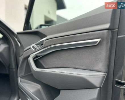 Сірий Ауді E-Tron, об'ємом двигуна 0 л та пробігом 22 тис. км за 49999 $, фото 89 на Automoto.ua