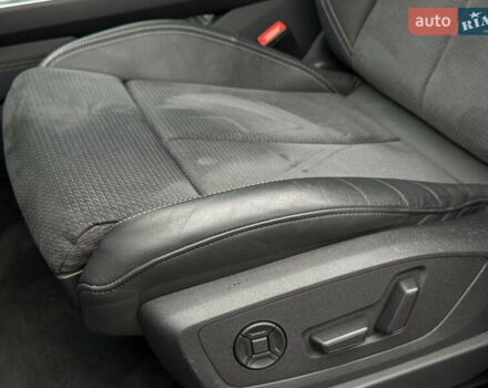 Сірий Ауді E-Tron, об'ємом двигуна 0 л та пробігом 151 тис. км за 29500 $, фото 64 на Automoto.ua