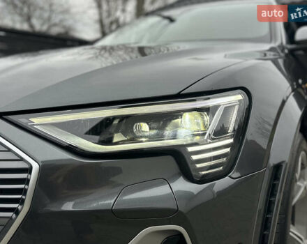 Сірий Ауді E-Tron, об'ємом двигуна 0 л та пробігом 48 тис. км за 49999 $, фото 32 на Automoto.ua