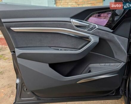 Сірий Ауді E-Tron, об'ємом двигуна 0 л та пробігом 100 тис. км за 41888 $, фото 32 на Automoto.ua