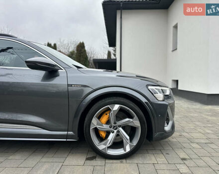 Сірий Ауді E-Tron, об'ємом двигуна 0 л та пробігом 22 тис. км за 49999 $, фото 2 на Automoto.ua