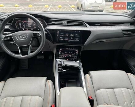 Серый Ауди E-Tron, объемом двигателя 0 л и пробегом 25 тыс. км за 44900 $, фото 13 на Automoto.ua