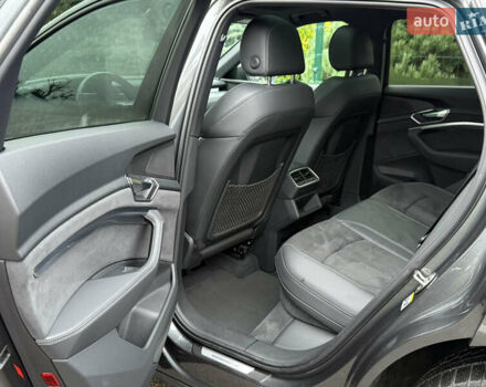 Сірий Ауді E-Tron, об'ємом двигуна 0 л та пробігом 151 тис. км за 29500 $, фото 80 на Automoto.ua