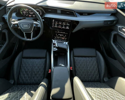 Серый Ауди E-Tron, объемом двигателя 0 л и пробегом 42 тыс. км за 47848 $, фото 47 на Automoto.ua