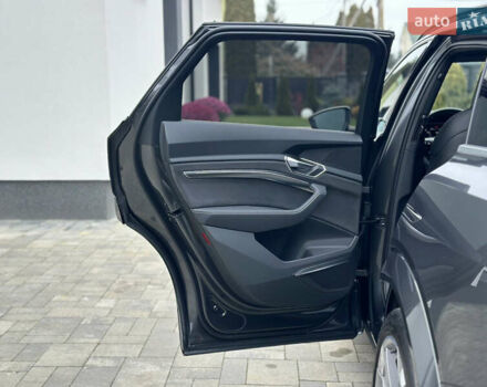 Сірий Ауді E-Tron, об'ємом двигуна 0 л та пробігом 22 тис. км за 49999 $, фото 75 на Automoto.ua