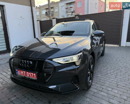 Серый Ауди E-Tron, объемом двигателя 0 л и пробегом 13 тыс. км за 36500 $, фото 17 на Automoto.ua