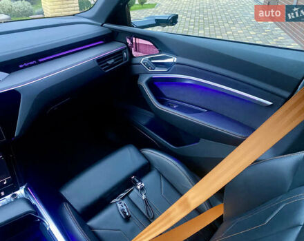 Сірий Ауді E-Tron, об'ємом двигуна 0 л та пробігом 43 тис. км за 45500 $, фото 61 на Automoto.ua