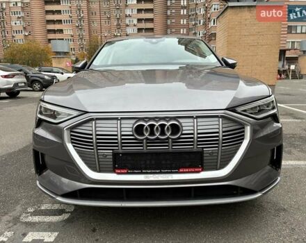 Серый Ауди E-Tron, объемом двигателя 0 л и пробегом 112 тыс. км за 31900 $, фото 4 на Automoto.ua