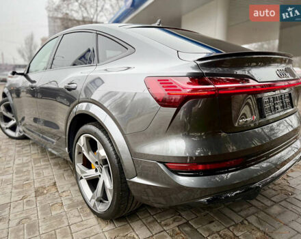 Серый Ауди E-Tron, объемом двигателя 0 л и пробегом 37 тыс. км за 49500 $, фото 7 на Automoto.ua