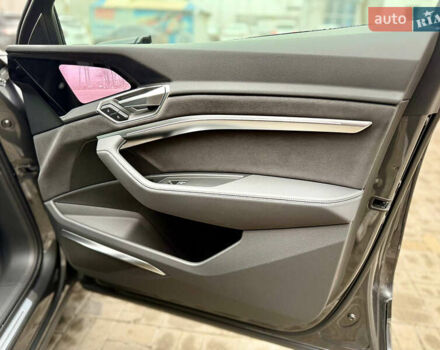 Серый Ауди E-Tron, объемом двигателя 0 л и пробегом 37 тыс. км за 49500 $, фото 57 на Automoto.ua