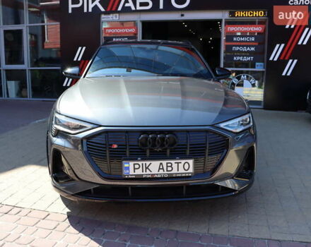 Серый Ауди E-Tron, объемом двигателя 0 л и пробегом 37 тыс. км за 55900 $, фото 5 на Automoto.ua