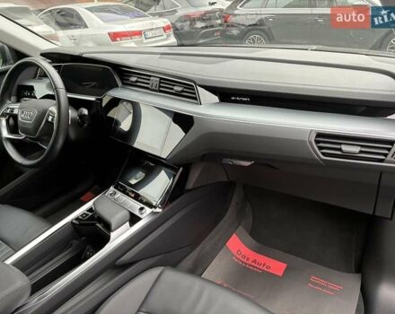 Серый Ауди E-Tron, объемом двигателя 0 л и пробегом 112 тыс. км за 31900 $, фото 66 на Automoto.ua