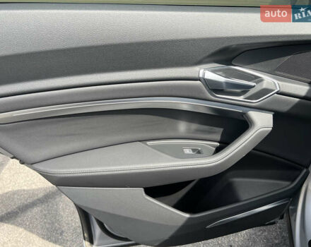 Сірий Ауді E-Tron, об'ємом двигуна 0 л та пробігом 22 тис. км за 48490 $, фото 29 на Automoto.ua