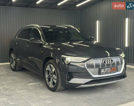 Сірий Ауді E-Tron, об'ємом двигуна 0 л та пробігом 99 тис. км за 33500 $, фото 14 на Automoto.ua