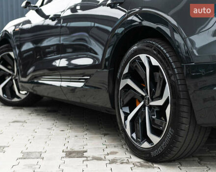 Серый Ауди E-Tron, объемом двигателя 0 л и пробегом 33 тыс. км за 53000 $, фото 6 на Automoto.ua