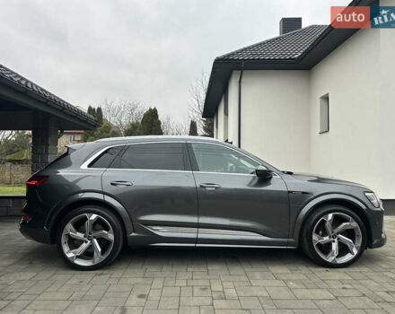 Сірий Ауді E-Tron, об'ємом двигуна 0 л та пробігом 48 тис. км за 49999 $, фото 3 на Automoto.ua