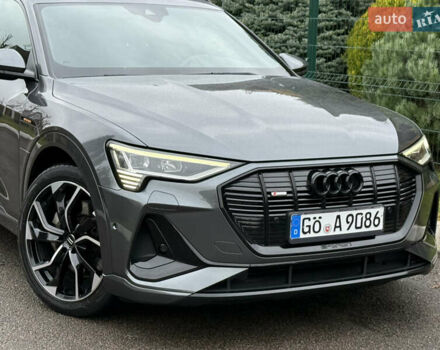 Сірий Ауді E-Tron, об'ємом двигуна 0 л та пробігом 151 тис. км за 29500 $, фото 126 на Automoto.ua