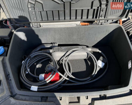 Серый Ауди E-Tron, объемом двигателя 0 л и пробегом 90 тыс. км за 33000 $, фото 96 на Automoto.ua