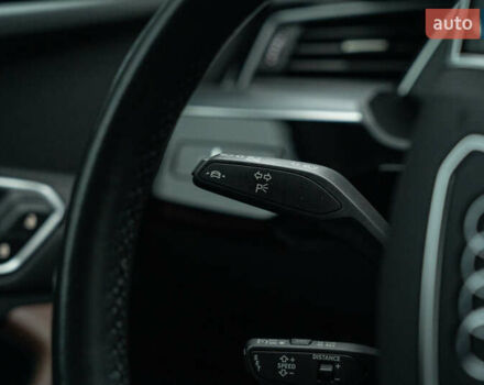 Сірий Ауді E-Tron, об'ємом двигуна 0 л та пробігом 64 тис. км за 37900 $, фото 27 на Automoto.ua