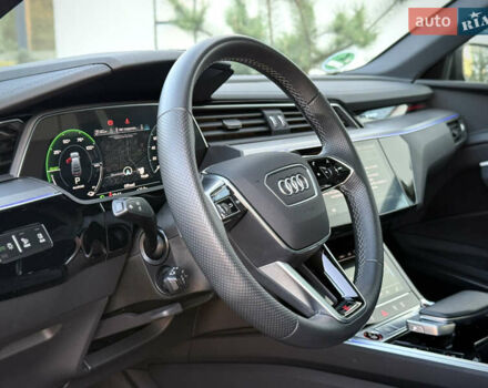 Сірий Ауді E-Tron, об'ємом двигуна 0 л та пробігом 25 тис. км за 47431 $, фото 65 на Automoto.ua