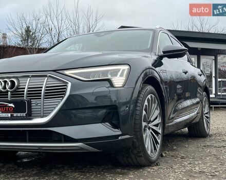 Серый Ауди E-Tron, объемом двигателя 0 л и пробегом 32 тыс. км за 41367 $, фото 10 на Automoto.ua