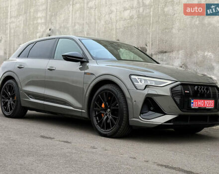 Серый Ауди E-Tron, объемом двигателя 0 л и пробегом 104 тыс. км за 39820 $, фото 17 на Automoto.ua