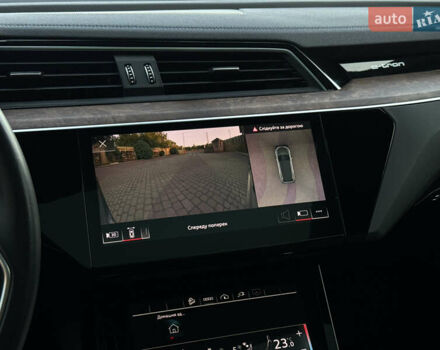 Сірий Ауді E-Tron, об'ємом двигуна 0 л та пробігом 49 тис. км за 36500 $, фото 52 на Automoto.ua