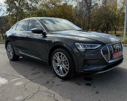 Серый Ауди E-Tron, объемом двигателя 0 л и пробегом 31 тыс. км за 40500 $, фото 1 на Automoto.ua