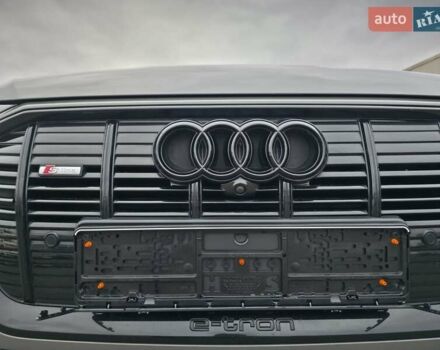 Серый Ауди E-Tron, объемом двигателя 0 л и пробегом 149 тыс. км за 36900 $, фото 10 на Automoto.ua