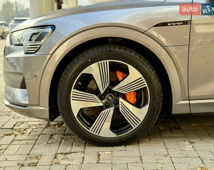 Серый Ауди E-Tron, объемом двигателя 0 л и пробегом 31 тыс. км за 46500 $, фото 18 на Automoto.ua