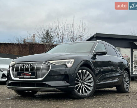 Серый Ауди E-Tron, объемом двигателя 0 л и пробегом 32 тыс. км за 41367 $, фото 3 на Automoto.ua