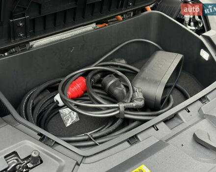 Сірий Ауді E-Tron, об'ємом двигуна 0 л та пробігом 48 тис. км за 49999 $, фото 102 на Automoto.ua