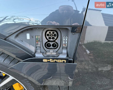 Серый Ауди E-Tron, объемом двигателя 0 л и пробегом 13 тыс. км за 36500 $, фото 56 на Automoto.ua
