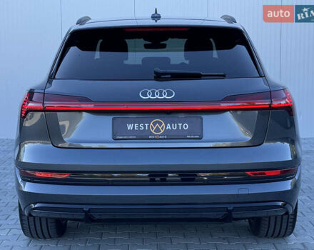 Серый Ауди E-Tron, объемом двигателя 0 л и пробегом 41 тыс. км за 48200 $, фото 4 на Automoto.ua