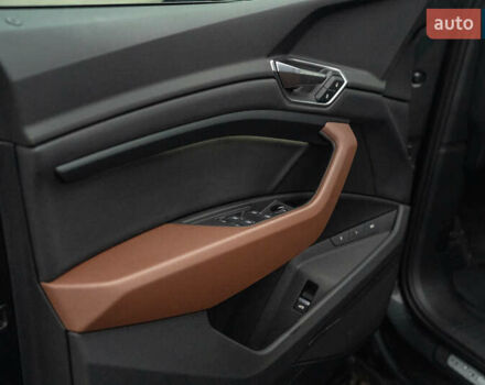 Сірий Ауді E-Tron, об'ємом двигуна 0 л та пробігом 64 тис. км за 37900 $, фото 43 на Automoto.ua