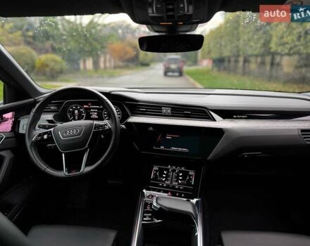 Сірий Ауді E-Tron, об'ємом двигуна 0 л та пробігом 28 тис. км за 47700 $, фото 21 на Automoto.ua