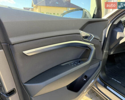 Серый Ауди E-Tron, объемом двигателя 0 л и пробегом 90 тыс. км за 33000 $, фото 40 на Automoto.ua