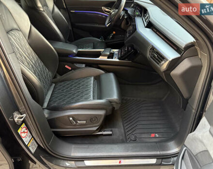 Серый Ауди E-Tron, объемом двигателя 0 л и пробегом 41 тыс. км за 52900 $, фото 17 на Automoto.ua